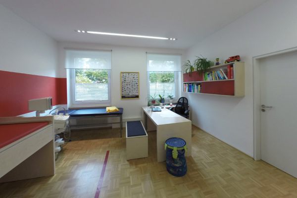 sprechzimmer-223334198-654D-30C2-E761-E36030A56A52.jpg
